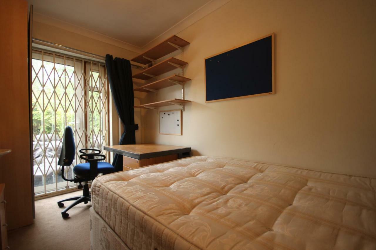 Bed and Breakfast Draycott Лондон Экстерьер фото